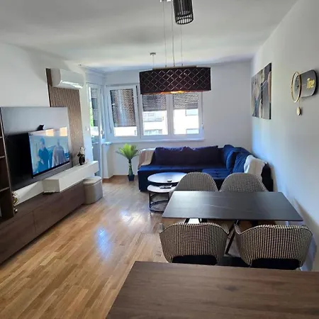 Lazarus With Garage 아파트 *