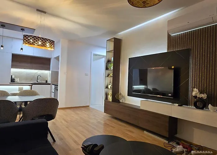 Lazarus With Garage * バニャ・ルカ