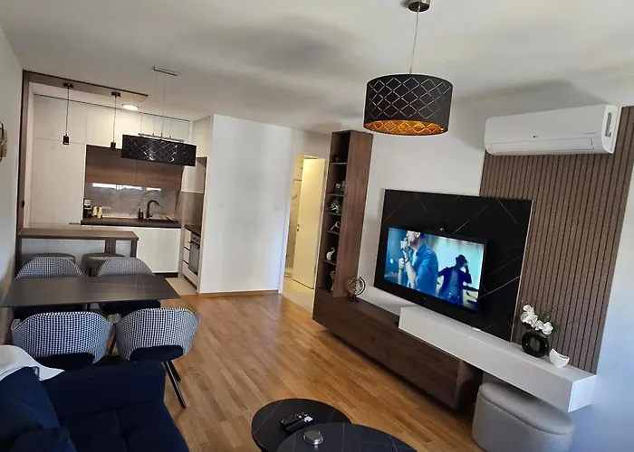 Lazarus With Garage *